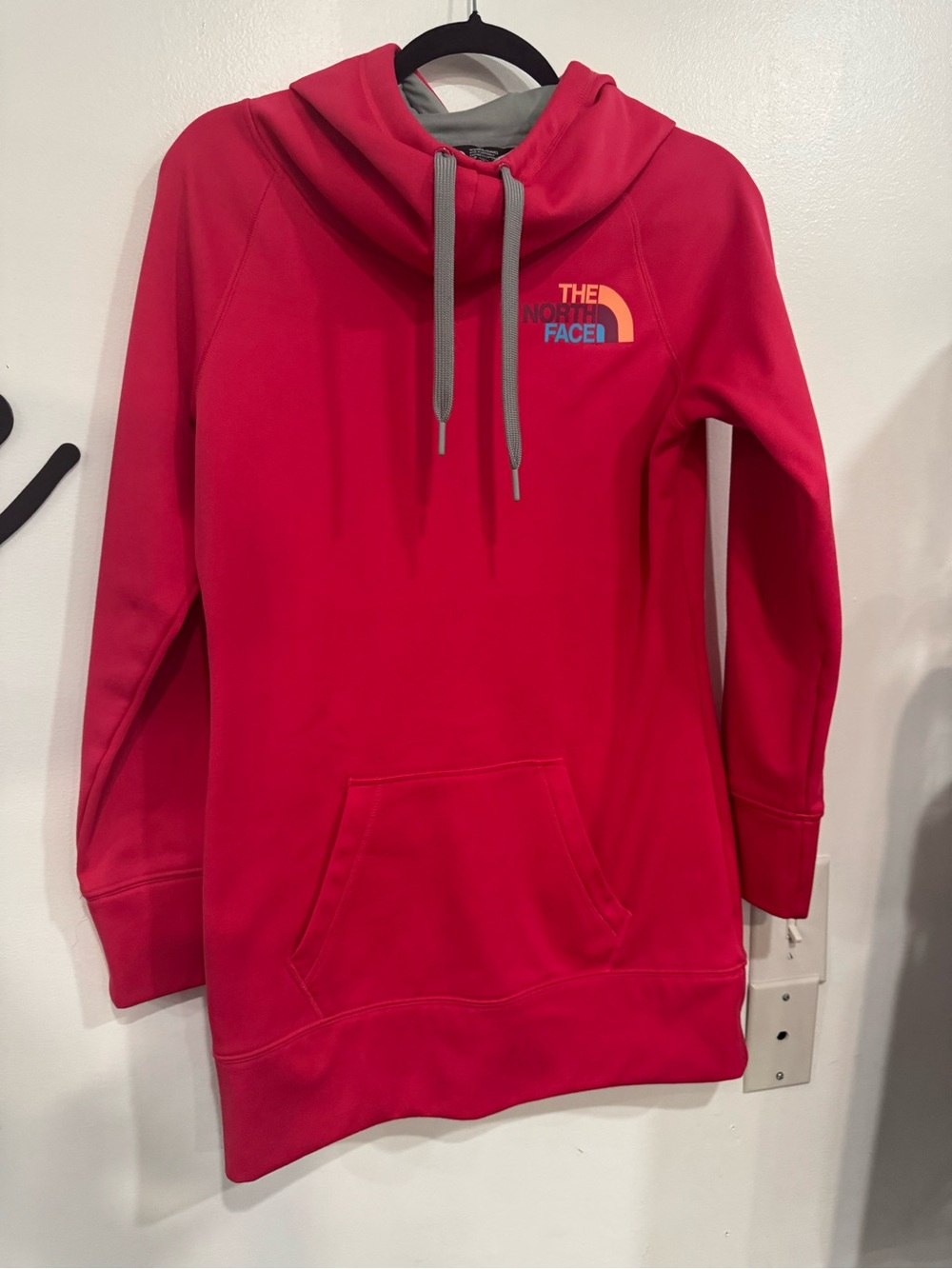 The North Face Women's Bright Pink Pullover Hoodie